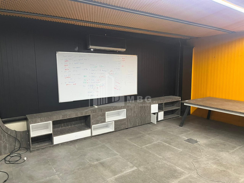 იყიდება კომერციული ფართი მუხიანი გლდანის რაიონი თბილისი