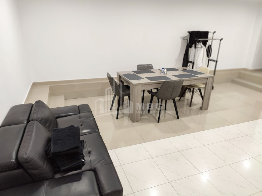 იყიდება კომერციული ფართი ი. ჭავჭავაძის გამზირი ვაკე ვაკის რაიონი თბილისი