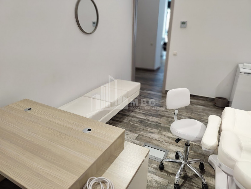 იყიდება კომერციული ფართი ი. ჭავჭავაძის გამზირი ვაკე ვაკის რაიონი თბილისი