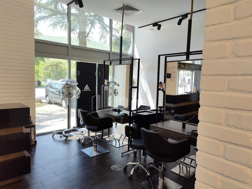 იყიდება კომერციული ფართი ი. ჭავჭავაძის გამზირი ვაკე ვაკის რაიონი თბილისი