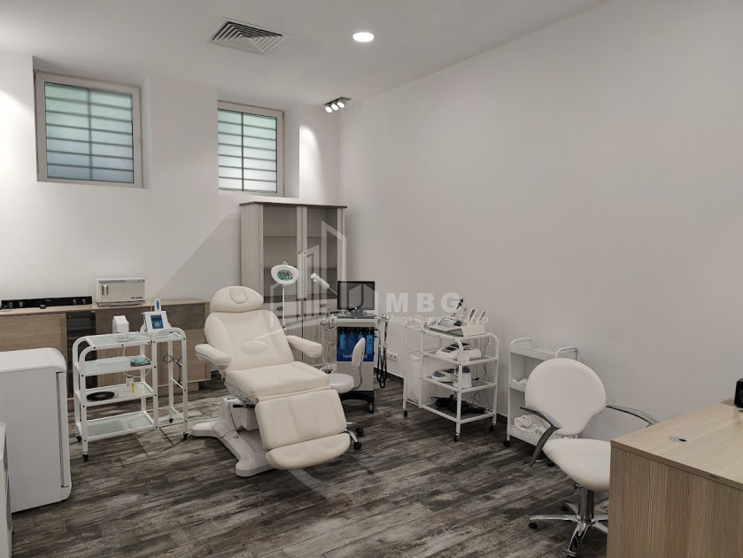 იყიდება კომერციული ფართი ი. ჭავჭავაძის გამზირი ვაკე ვაკის რაიონი თბილისი