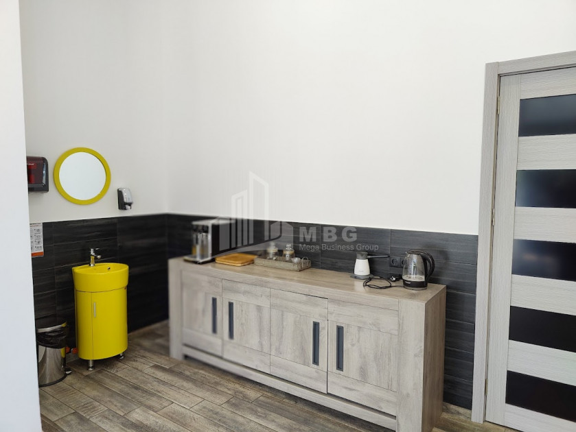 იყიდება კომერციული ფართი ი. ჭავჭავაძის გამზირი ვაკე ვაკის რაიონი თბილისი