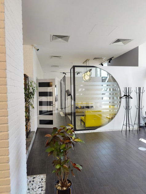 იყიდება კომერციული ფართი ი. ჭავჭავაძის გამზირი ვაკე ვაკის რაიონი თბილისი