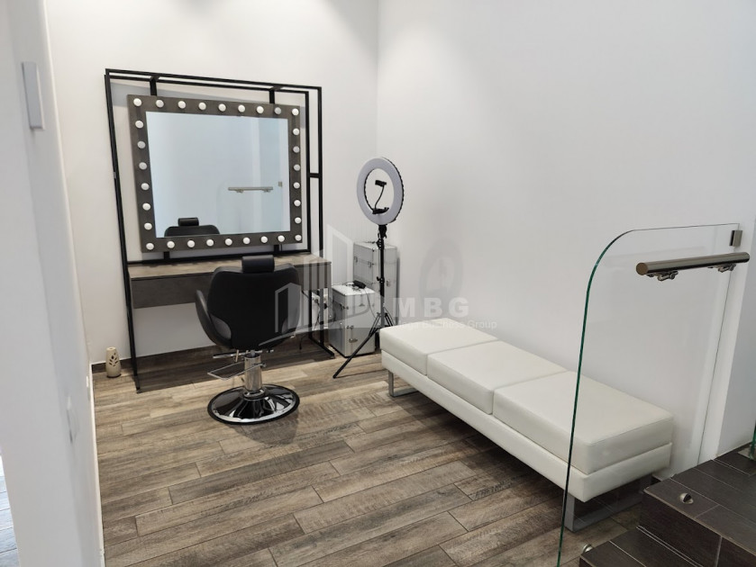 იყიდება კომერციული ფართი ი. ჭავჭავაძის გამზირი ვაკე ვაკის რაიონი თბილისი