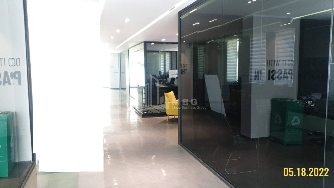 იყიდება კომერციული ფართი მუხიანი გლდანის რაიონი თბილისი