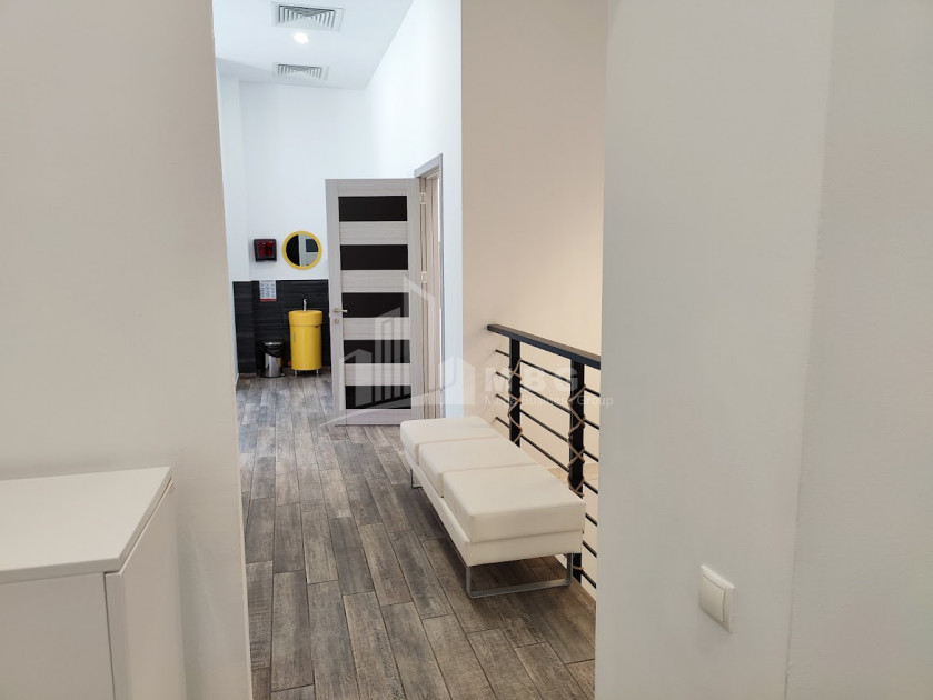 იყიდება კომერციული ფართი ი. ჭავჭავაძის გამზირი ვაკე ვაკის რაიონი თბილისი