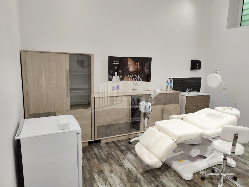 იყიდება კომერციული ფართი ი. ჭავჭავაძის გამზირი ვაკე ვაკის რაიონი თბილისი