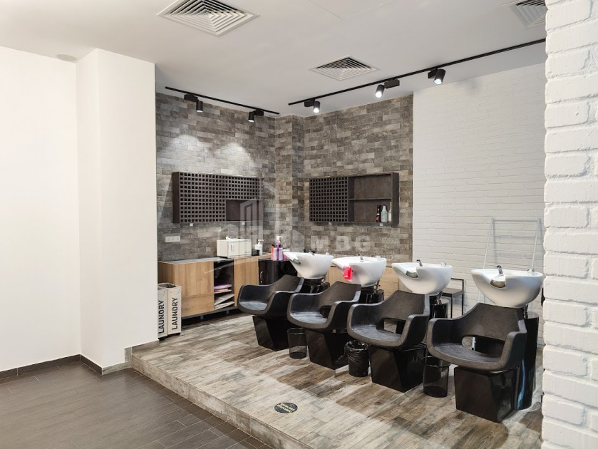 იყიდება კომერციული ფართი ი. ჭავჭავაძის გამზირი ვაკე ვაკის რაიონი თბილისი