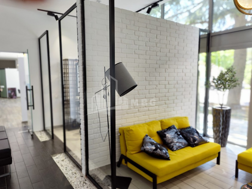 იყიდება კომერციული ფართი ი. ჭავჭავაძის გამზირი ვაკე ვაკის რაიონი თბილისი