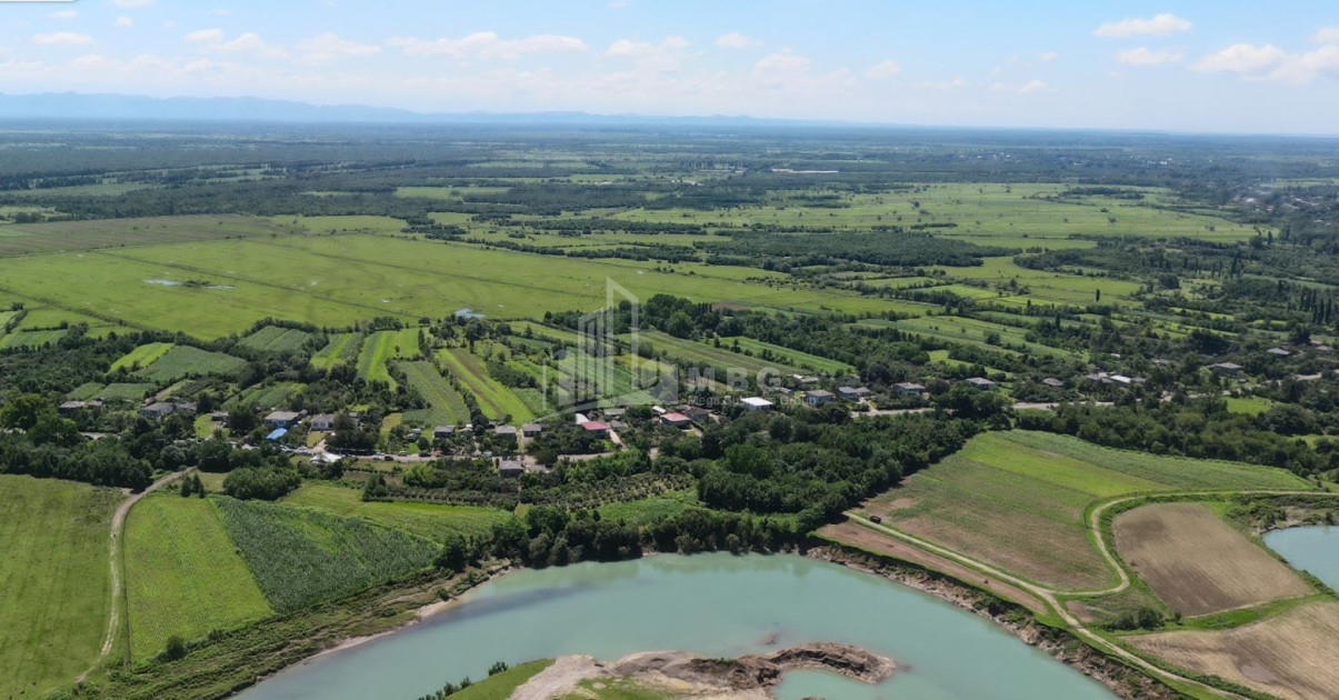 იყიდება მიწის ნაკვეთი სენაკი სამეგრელო   ზემო სვანეთი