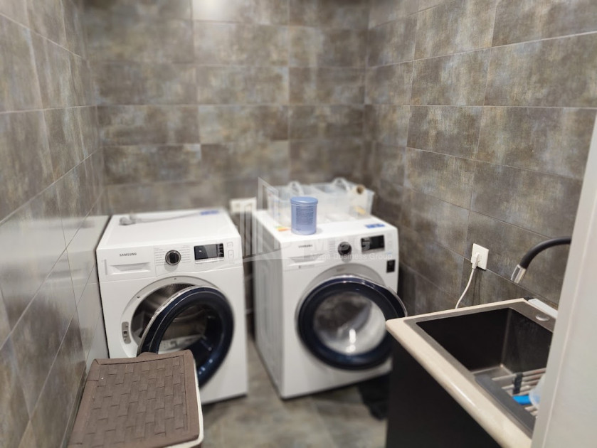 იყიდება კომერციული ფართი ი. ჭავჭავაძის გამზირი ვაკე ვაკის რაიონი თბილისი