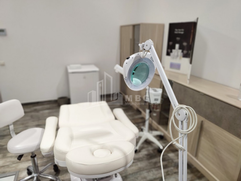 იყიდება კომერციული ფართი ი. ჭავჭავაძის გამზირი ვაკე ვაკის რაიონი თბილისი