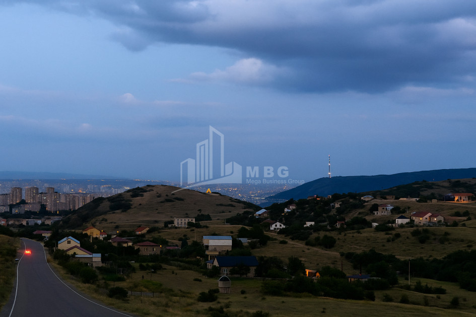 იყიდება სახლი აგარაკი სოფელი აგარაკი ვაკის რაიონი თბილისი