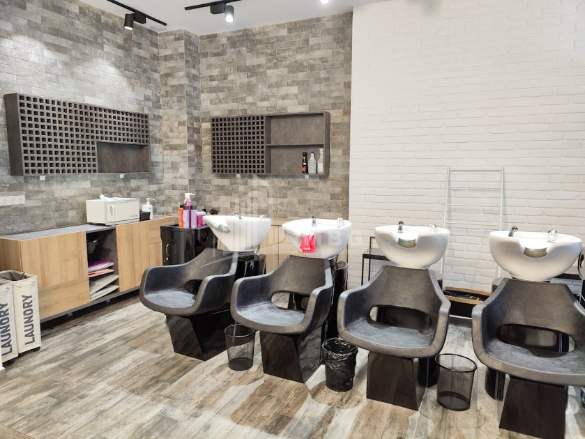 იყიდება კომერციული ფართი ი. ჭავჭავაძის გამზირი ვაკე ვაკის რაიონი თბილისი