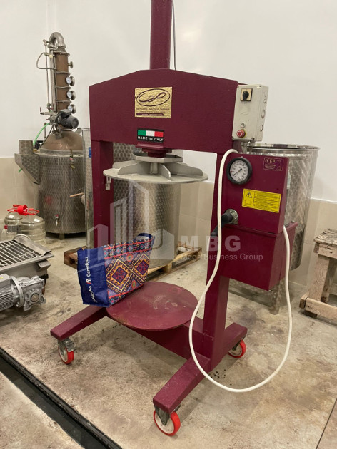 იყიდება კომერციული ფართი დოესი კასპი შიდა ქართლი