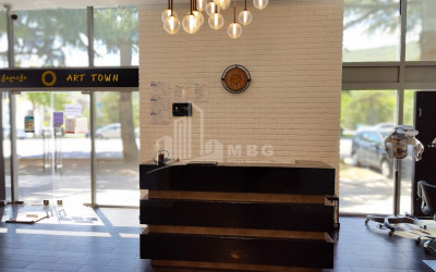 იყიდება კომერციული ფართი ი. ჭავჭავაძის გამზირი ვაკე ვაკის რაიონი თბილისი