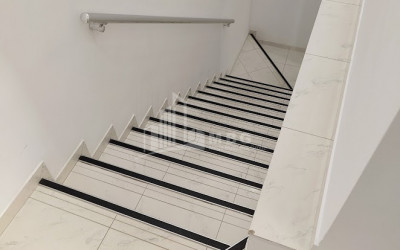 იყიდება კომერციული ფართი ი. ჭავჭავაძის გამზირი ვაკე ვაკის რაიონი თბილისი