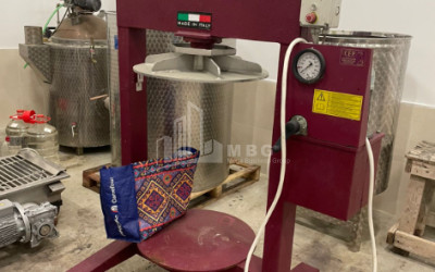 იყიდება კომერციული ფართი დოესი კასპი შიდა ქართლი